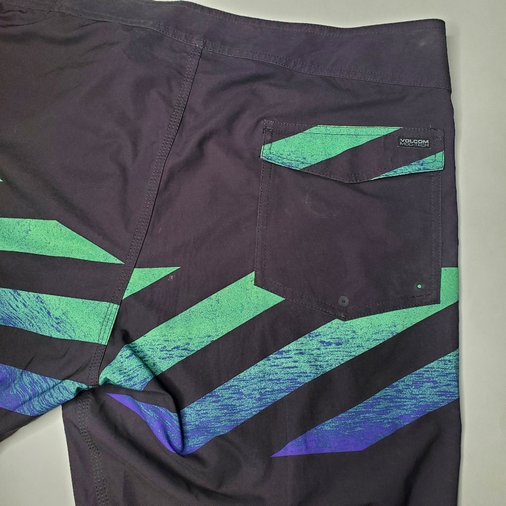 Volcom Black Green Men's Swim Trunks 38